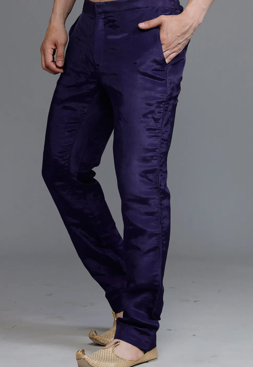 Solid Color Crepe Pant in Navy Blue