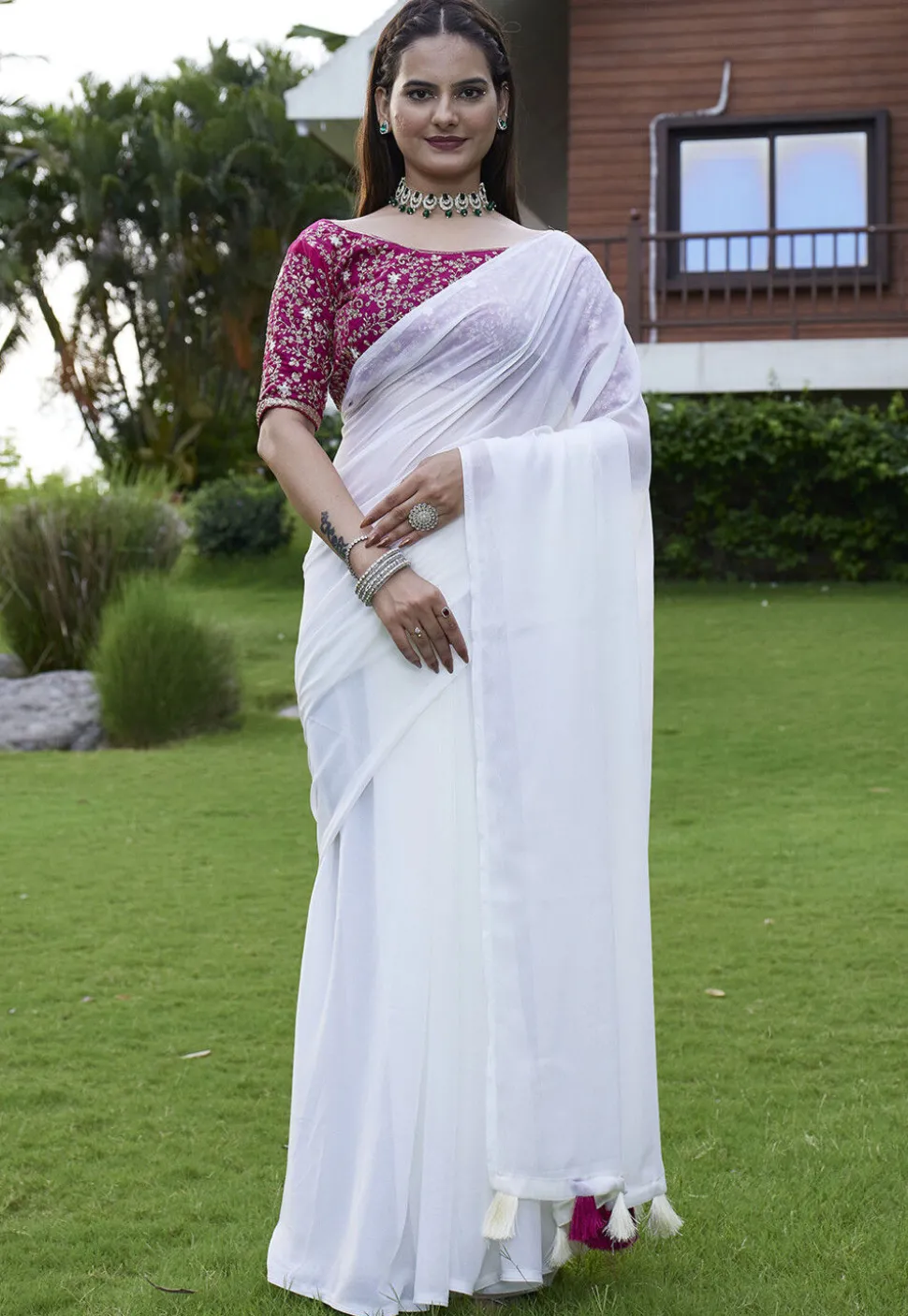 Solid Color Georgette Saree in Off White