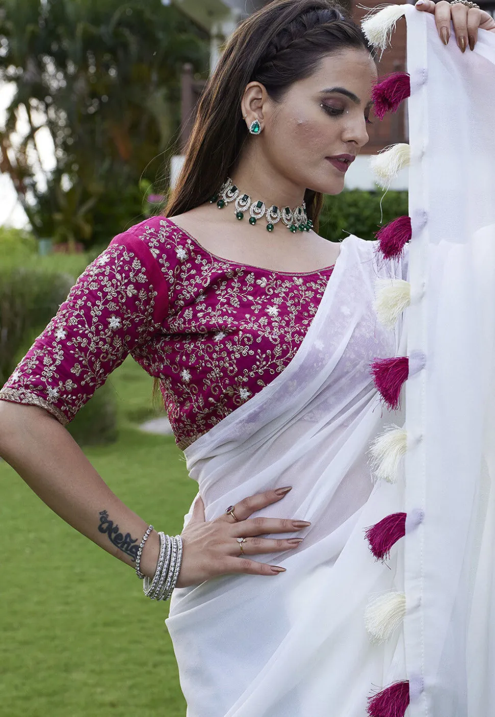 Solid Color Georgette Saree in Off White