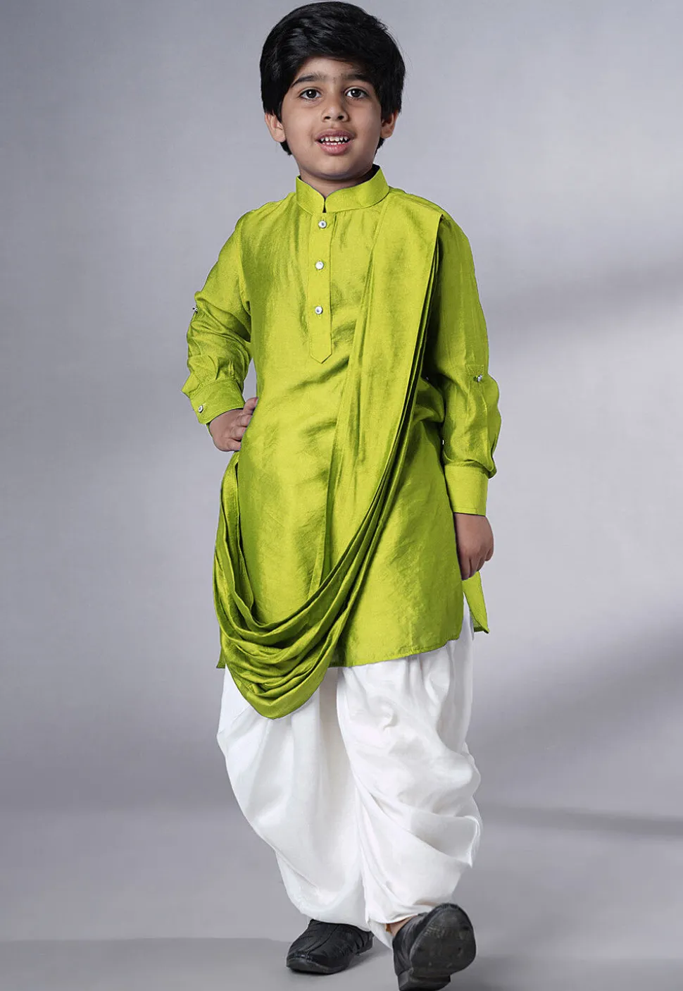 Solid Color Muslin Silk Kurta Set in Olive Green