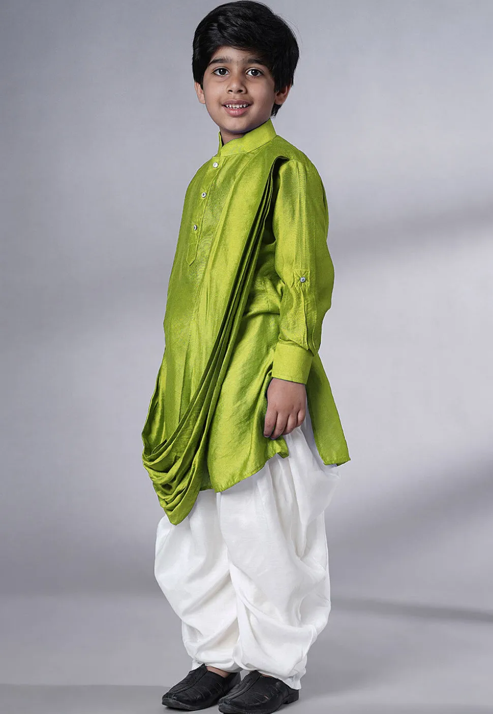 Solid Color Muslin Silk Kurta Set in Olive Green