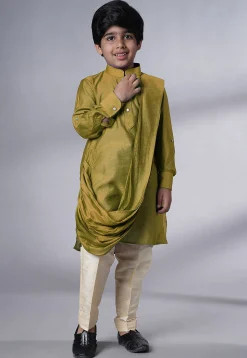 Solid Color Muslin Silk Kurta Set in Green