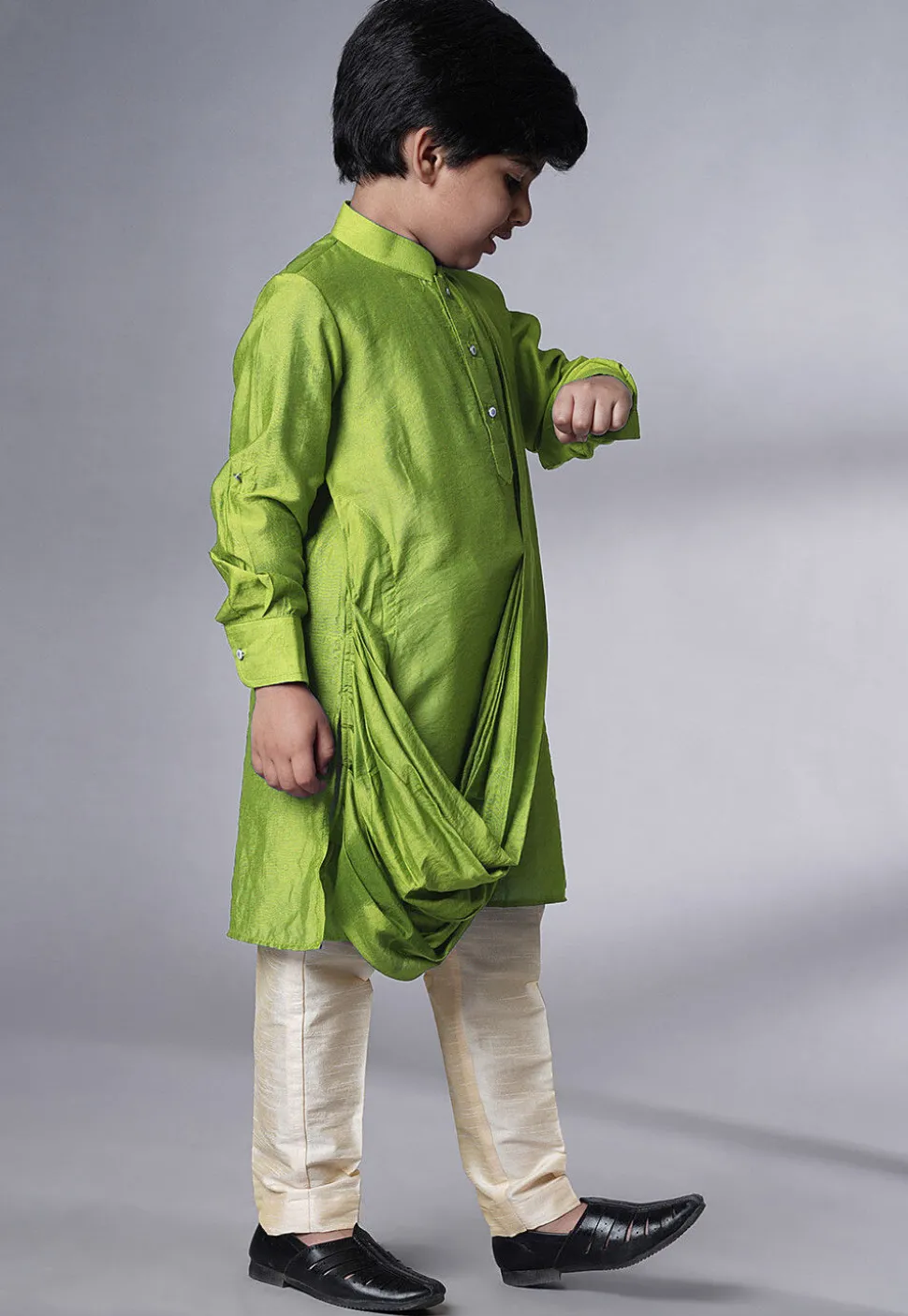 Solid Color Muslin Silk Kurta Set in Olive Green
