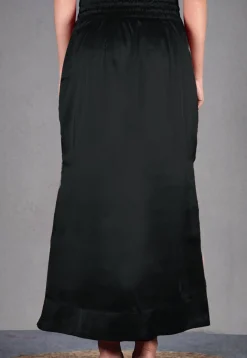 Solid Color Satin Fish Cut Petticoat in Black