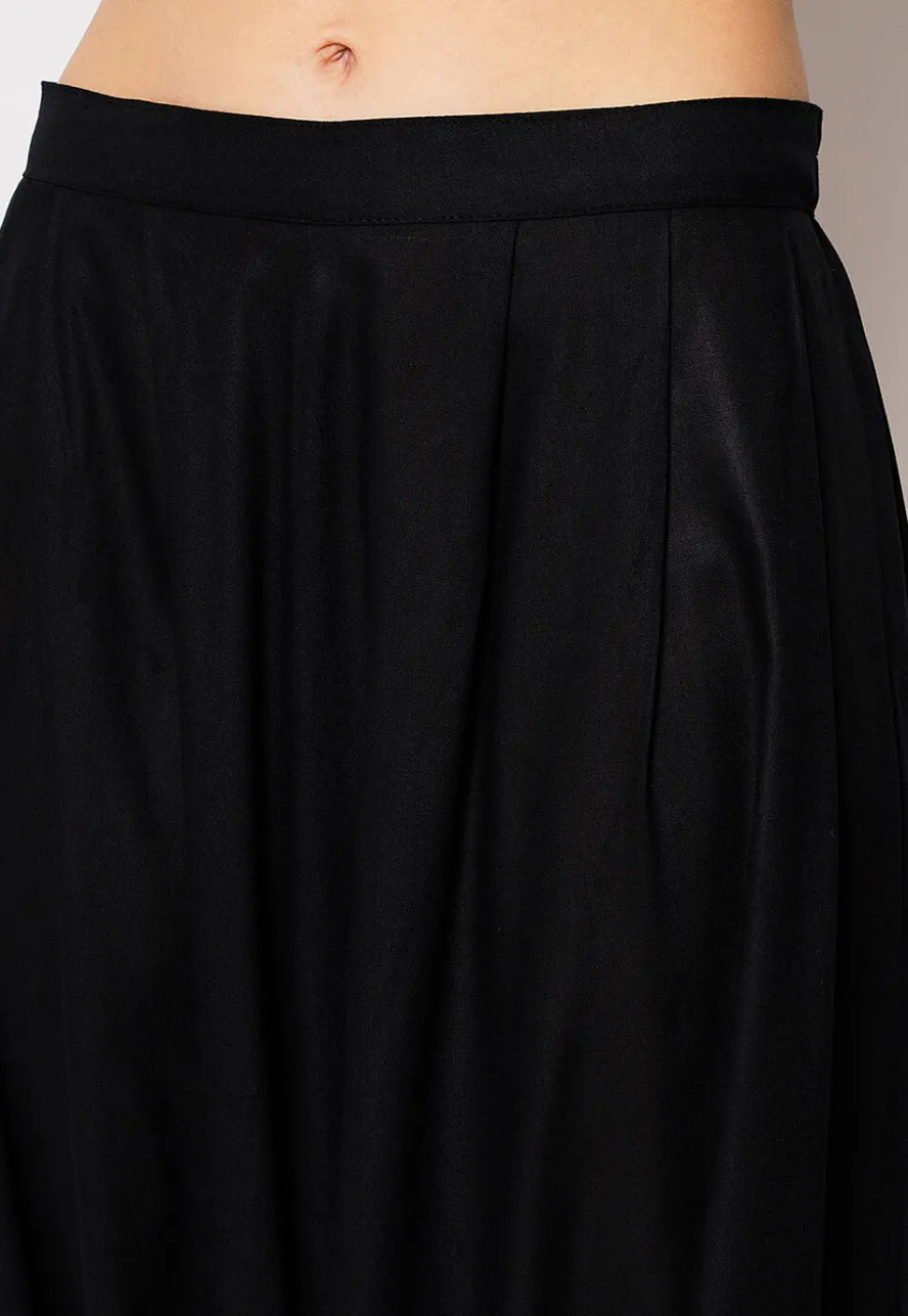 Solid Color Viscose Harem Pants in Black
