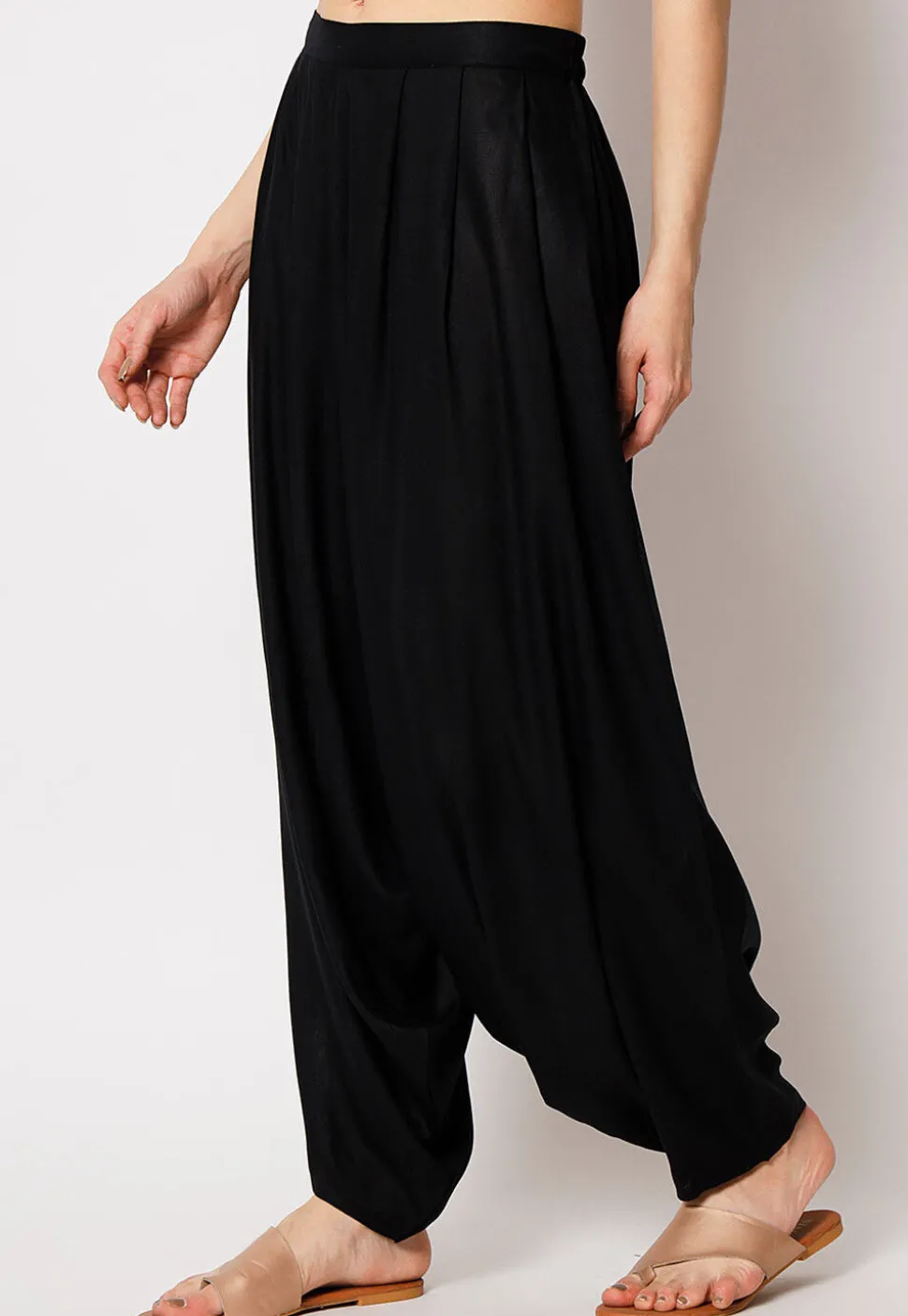 Solid Color Viscose Harem Pants in Black