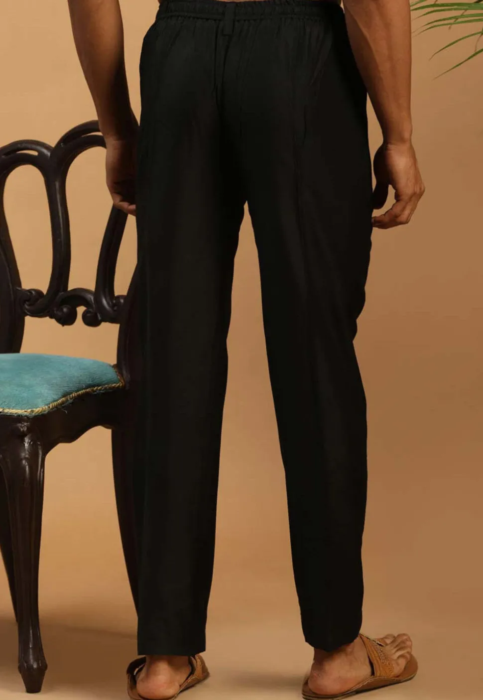 Solid Color Viscose Pant in Black