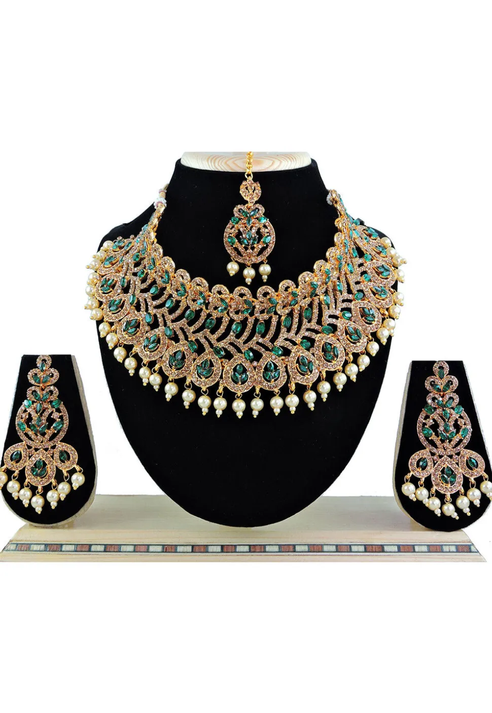 Stone Studded Choker Necklace Set