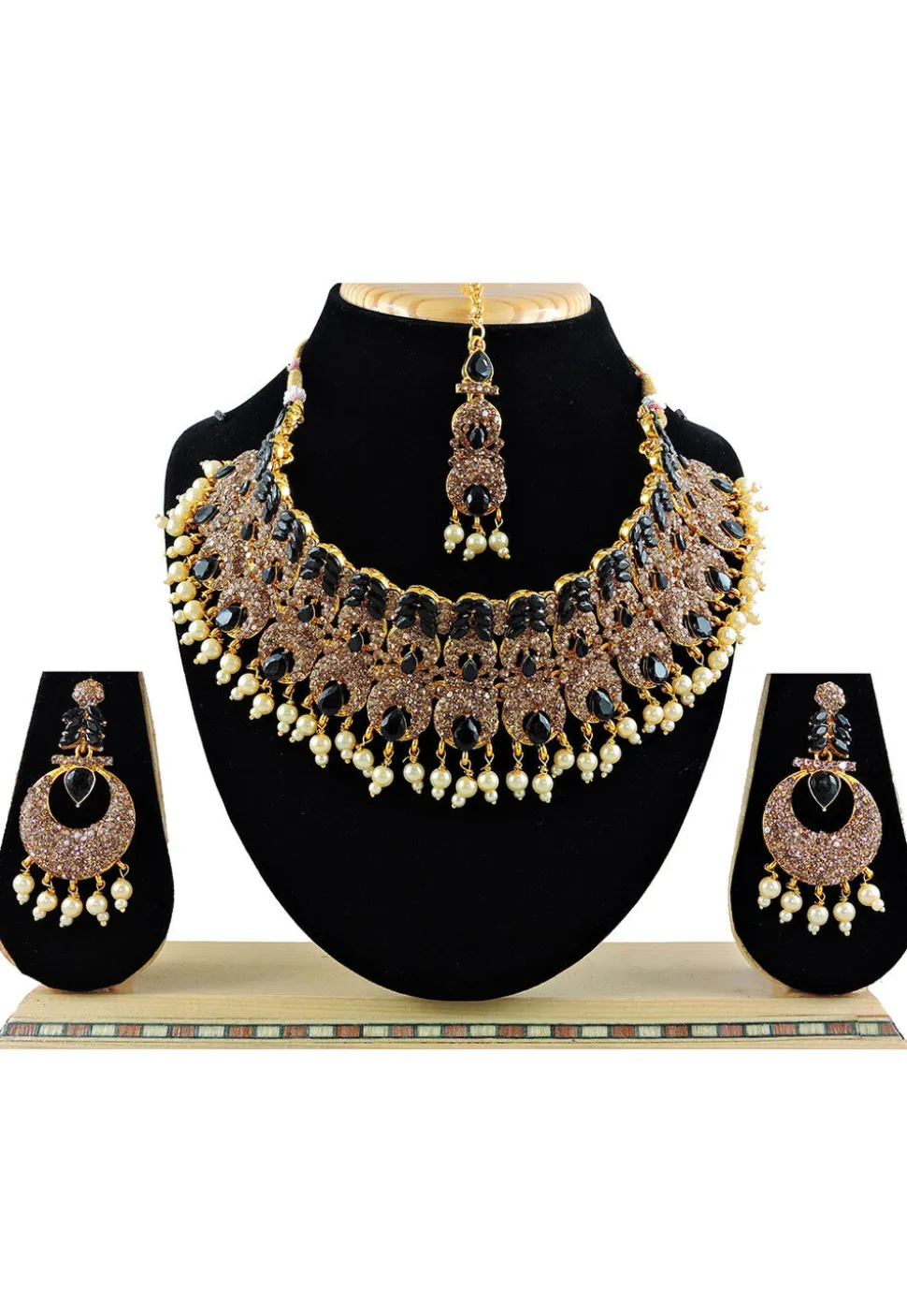 Stone Studded Choker Necklace Set