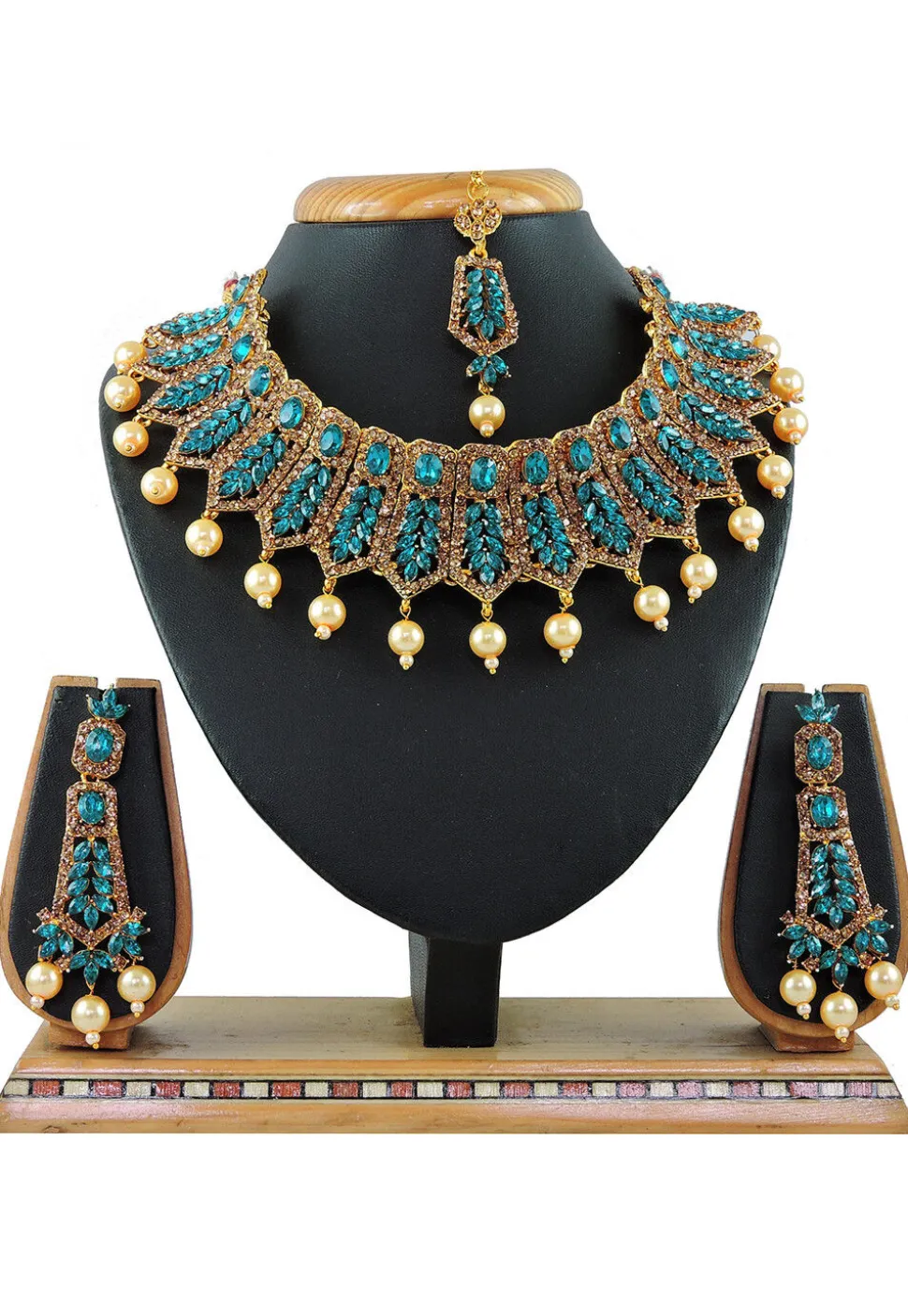 Stone Studded Choker Necklace Set