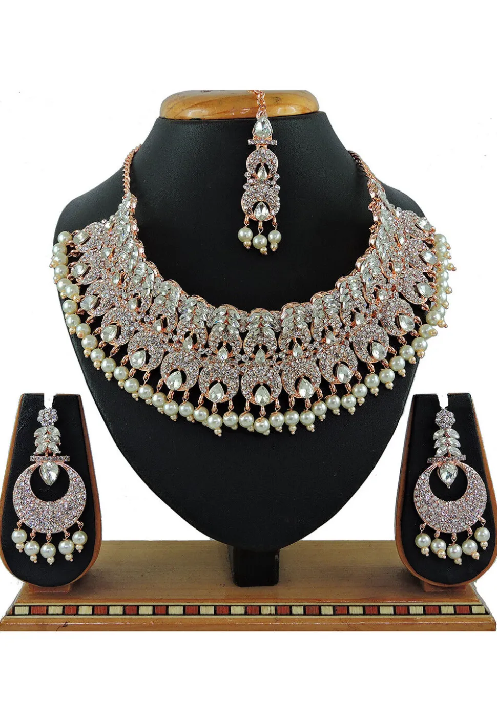 Stone Studded Choker Necklace Set