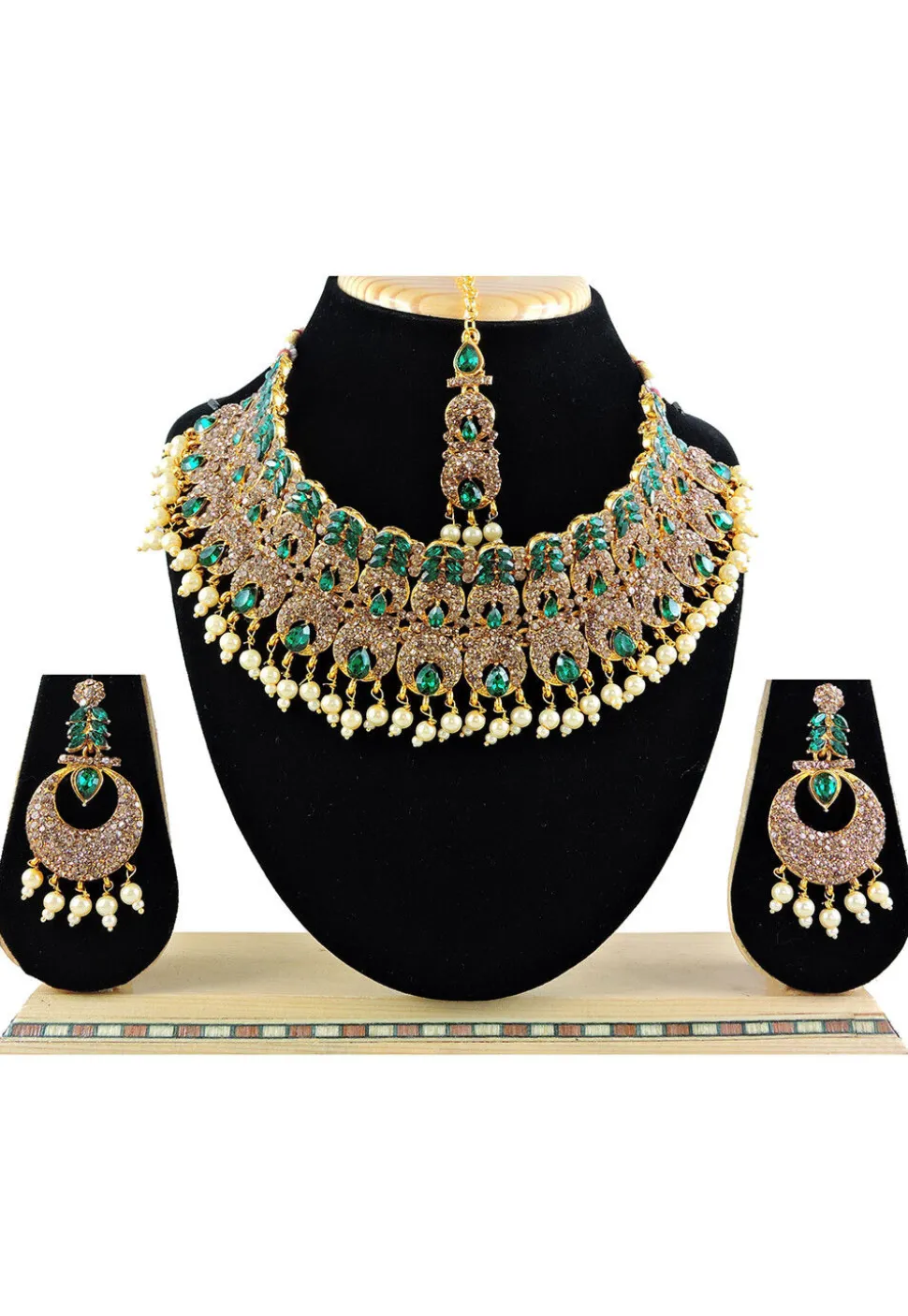 Stone Studded Choker Necklace Set