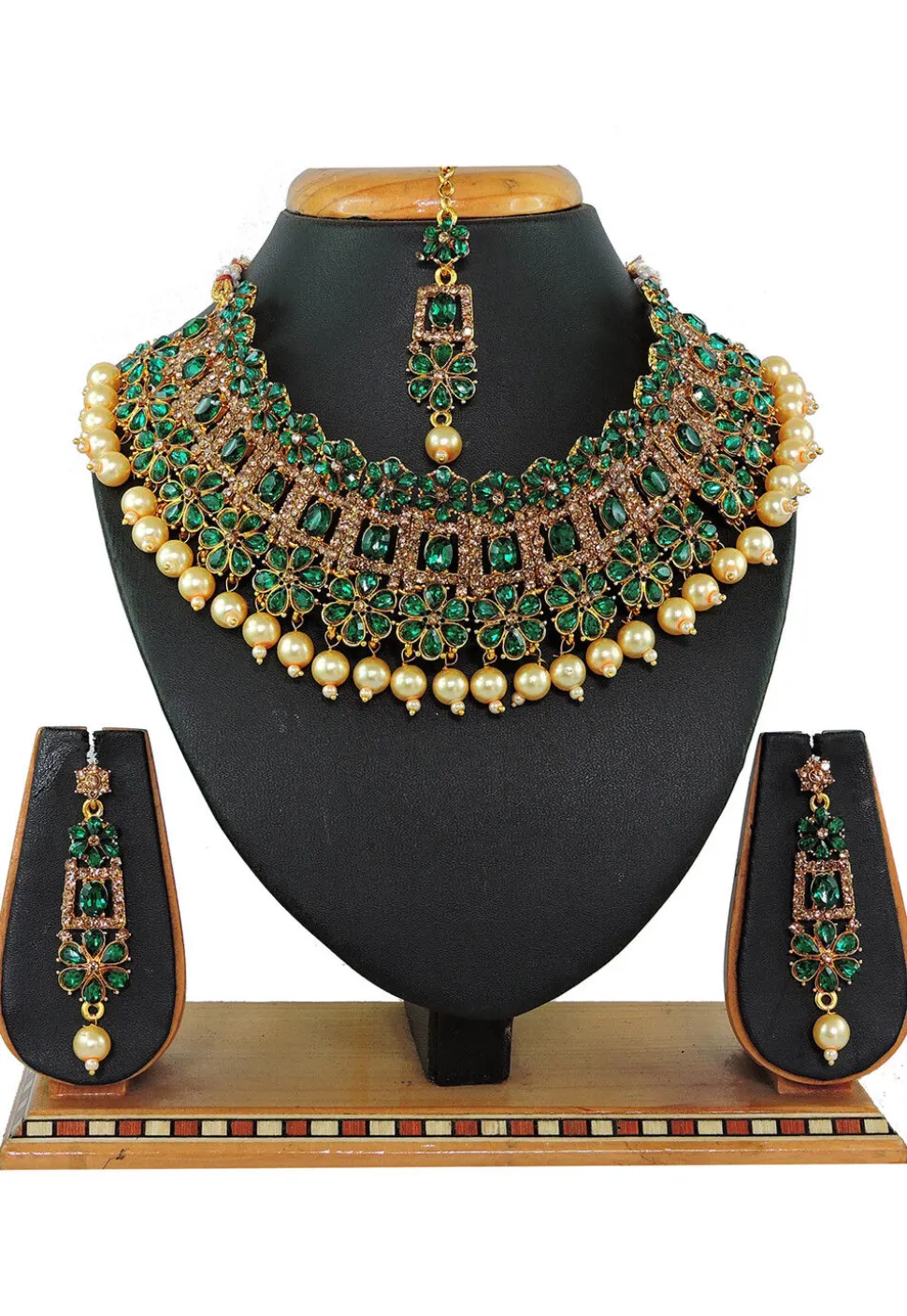 Stone Studded Choker Necklace Set