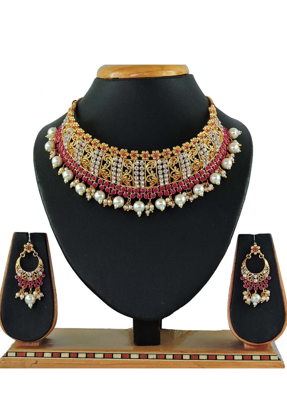 Stone Studded Choker Necklace Set