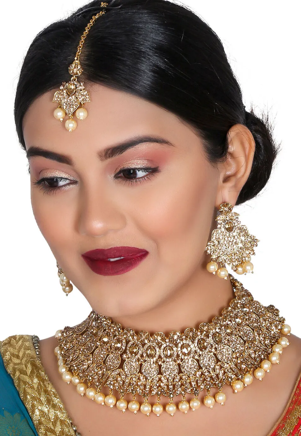 Stone Studded Choker Necklace Set