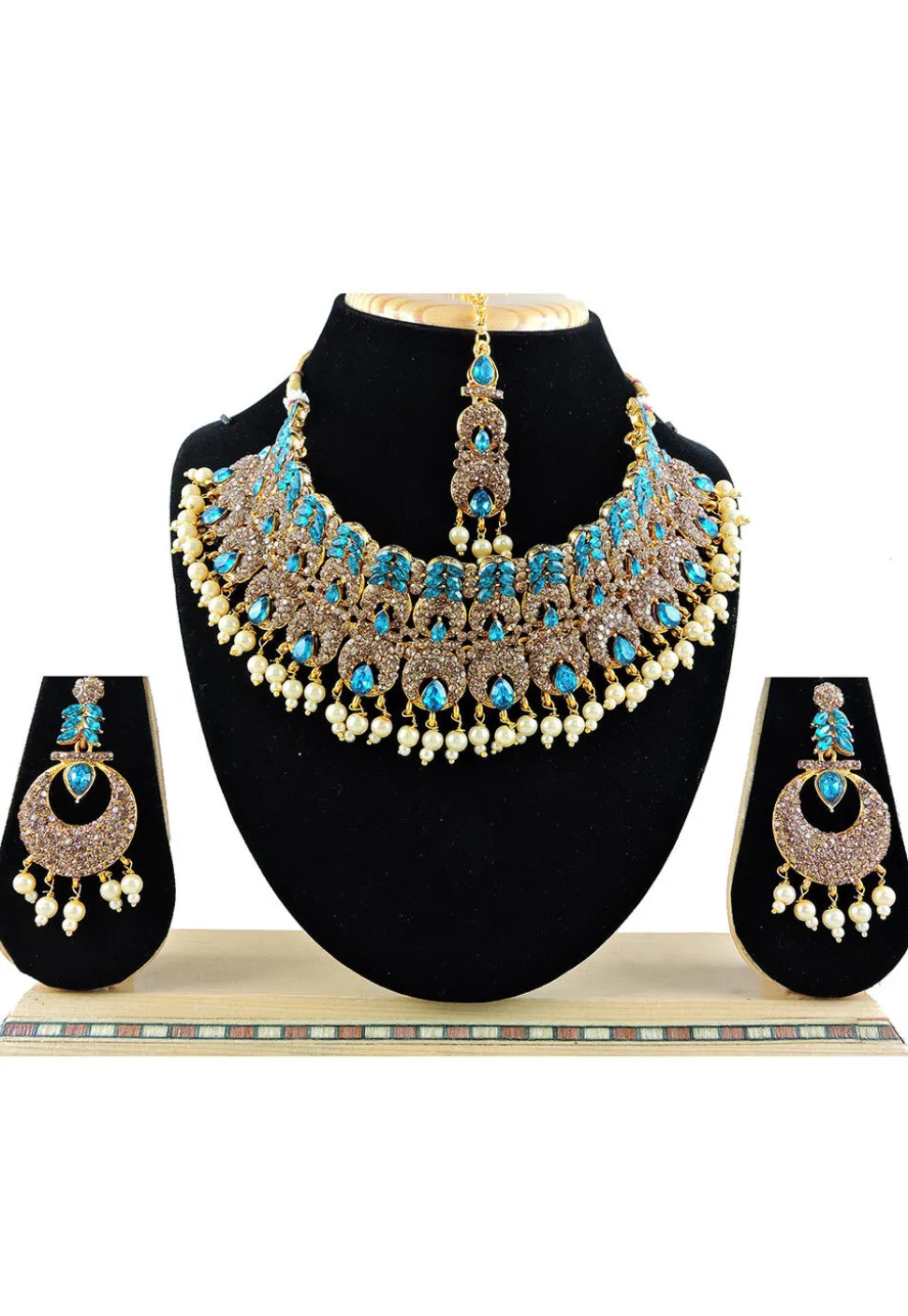 Stone Studded Choker Necklace Set