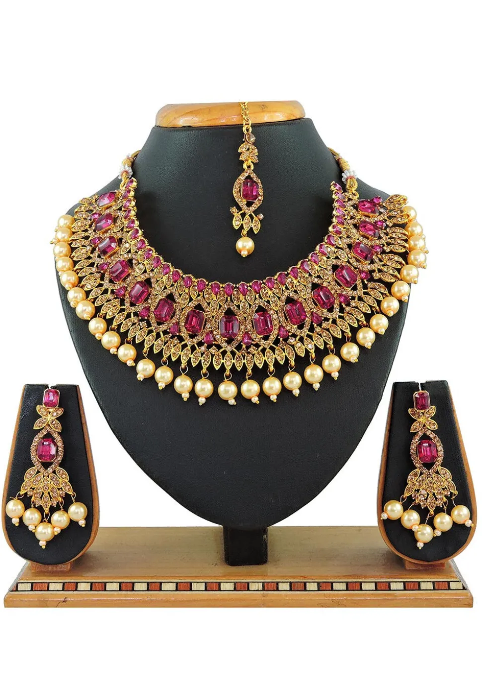 Stone Studded Choker Necklace Set