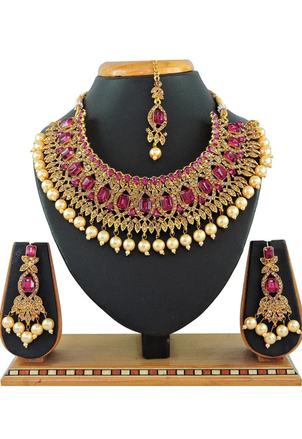 Stone Studded Choker Necklace Set