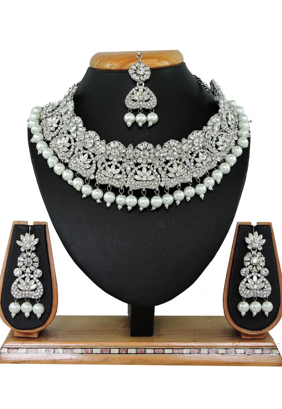Stone Studded Choker Necklace Set