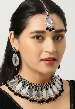 Stone Studded Choker Necklace Set