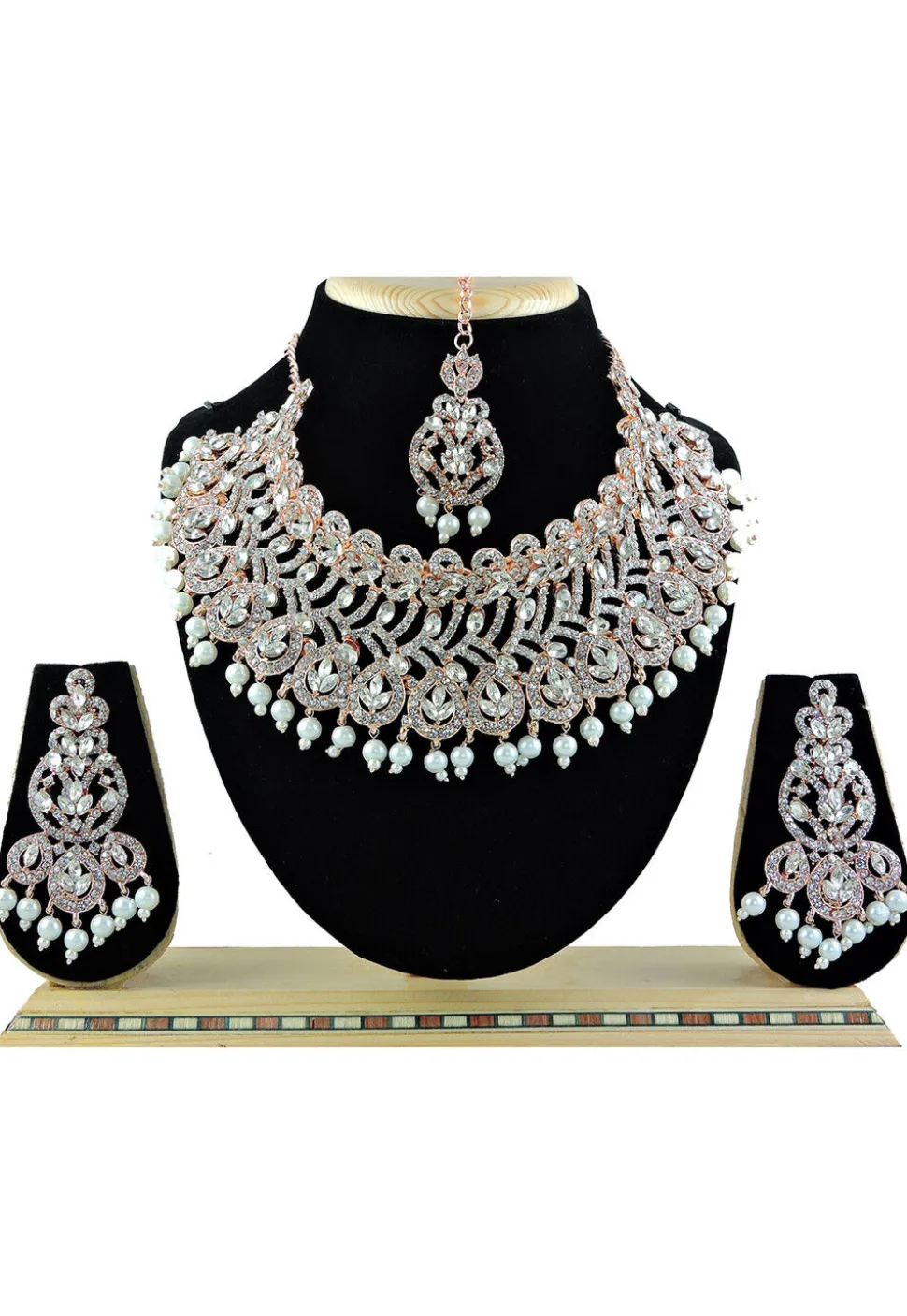 Stone Studded Choker Necklace Set