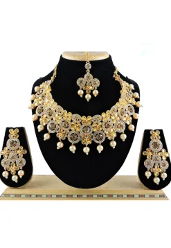 Stone Studded Choker Necklace Set