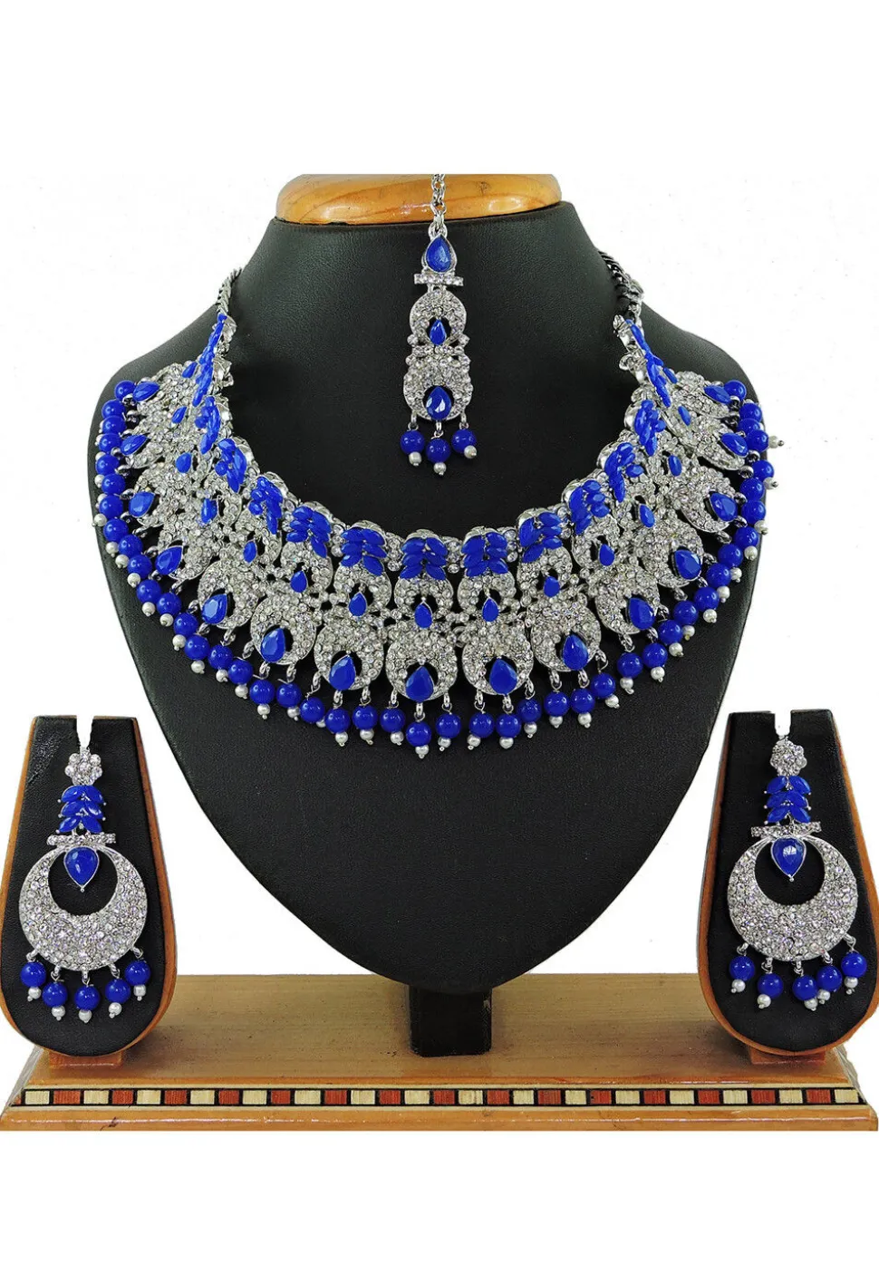 Stone Studded Choker Necklace Set