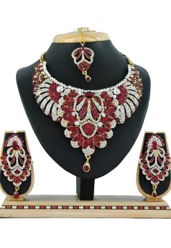 Stone Studded Necklace Set