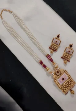 Stone Studded Necklace Set