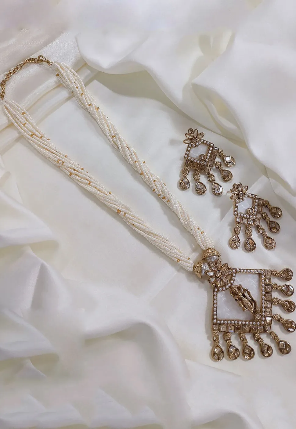 Stone Studded Necklace Set