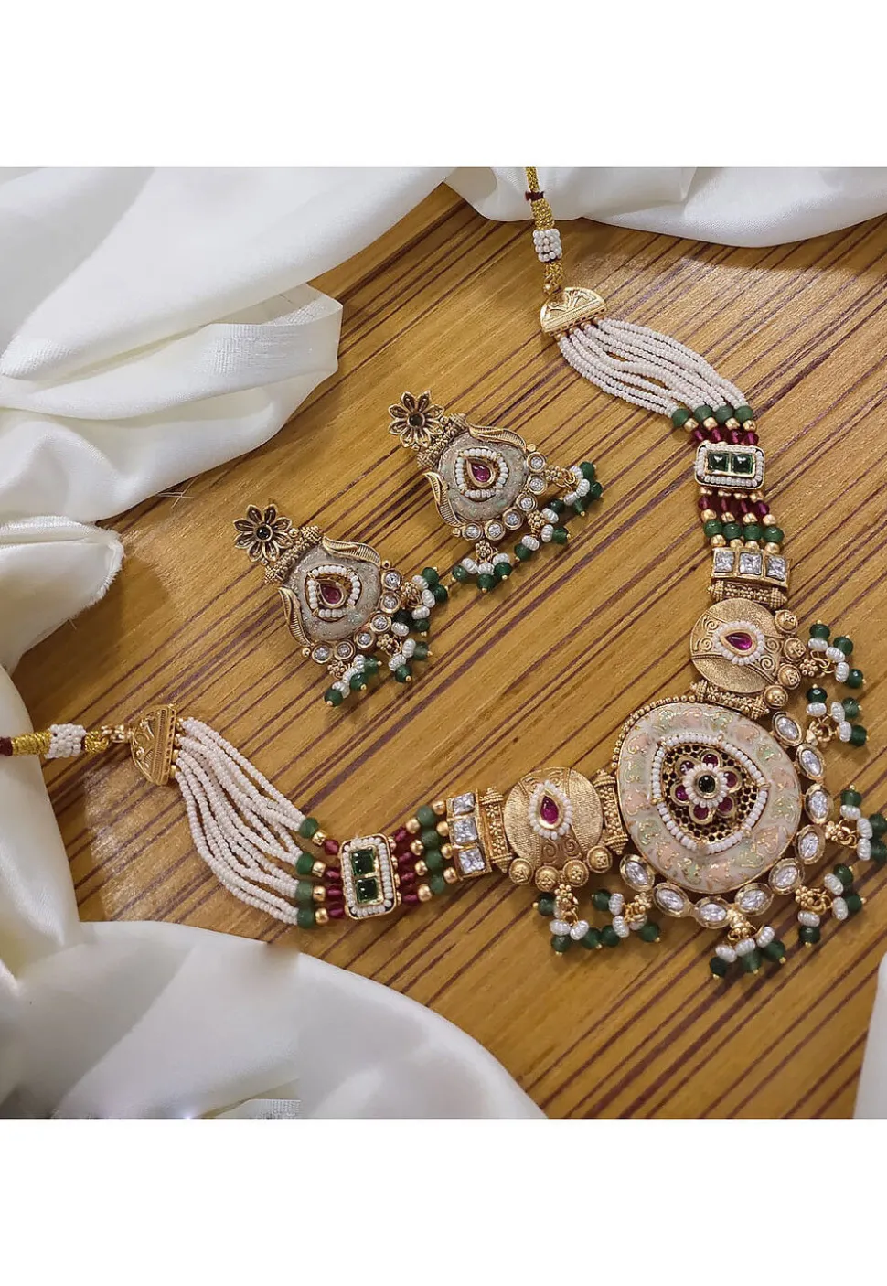 Stone Studded Necklace Set
