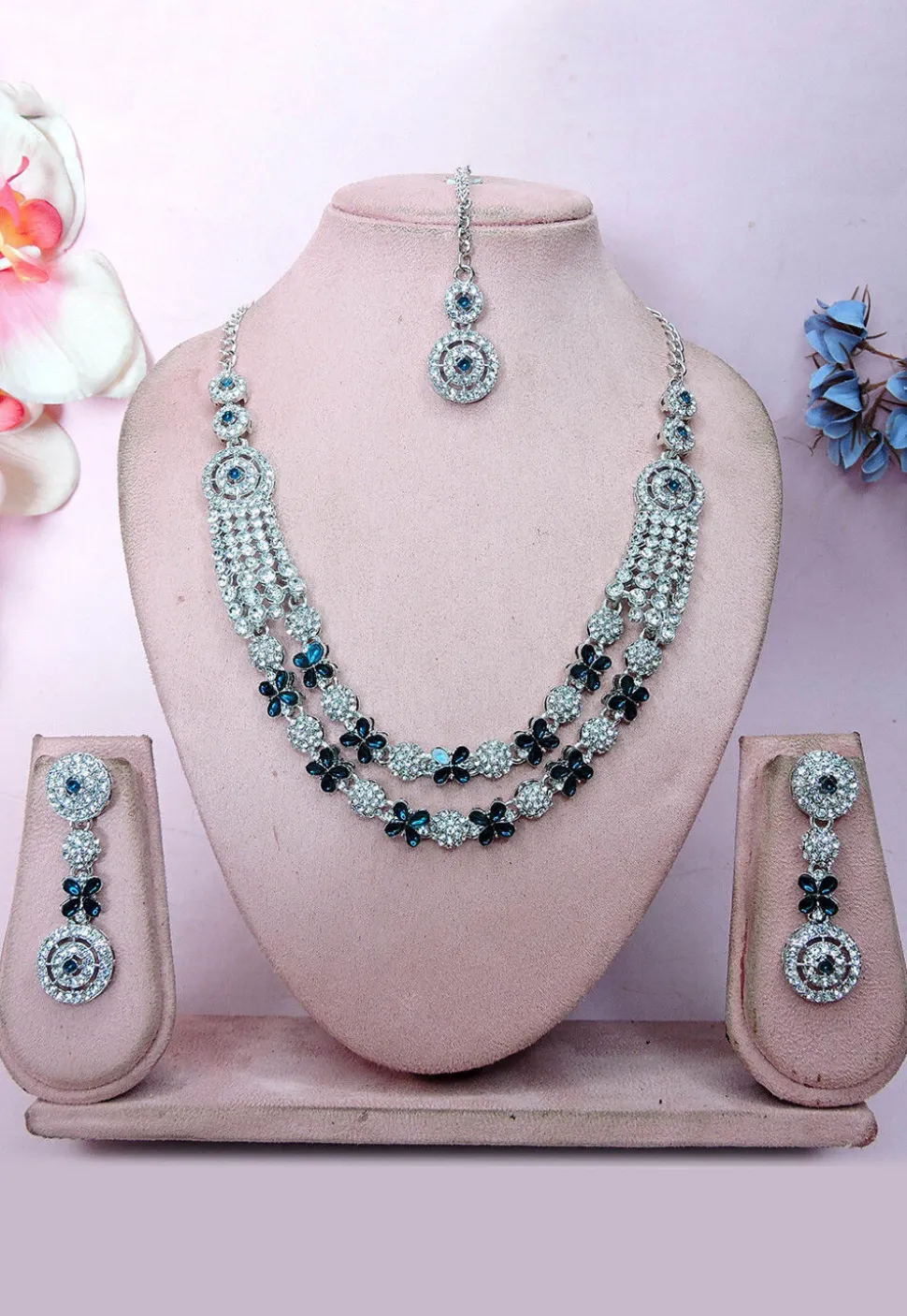 Stone Studded Necklace Set