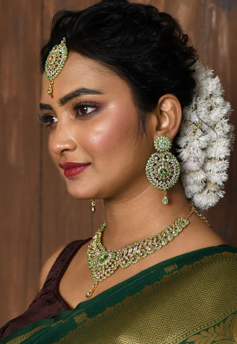 Stone Studded Necklace Set