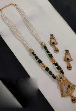 Stone Studded Necklace Set