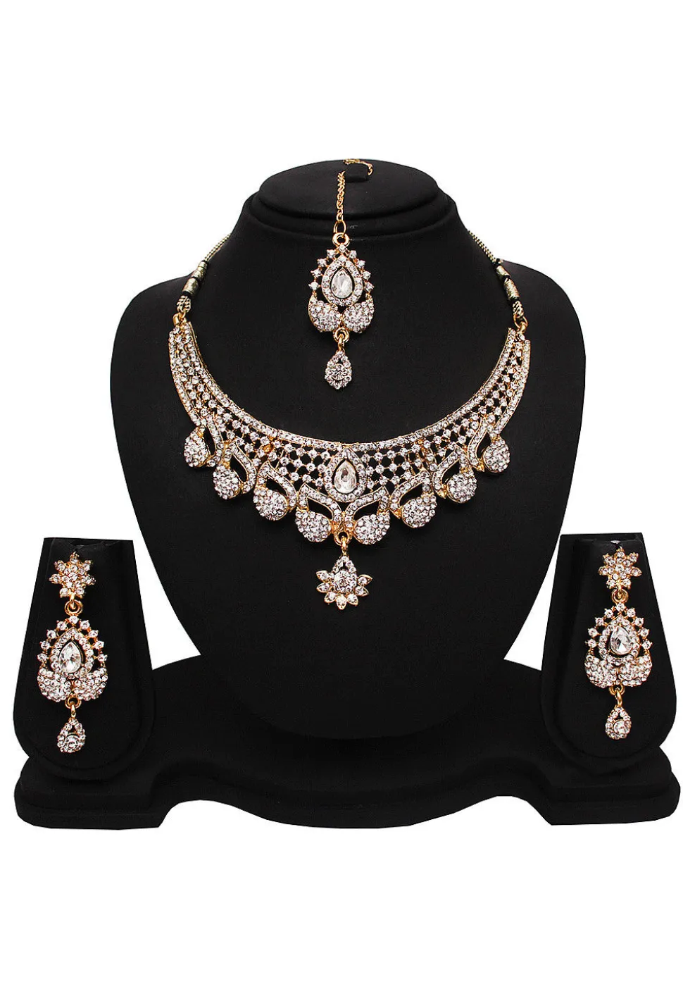 Stone Studded Necklace Set