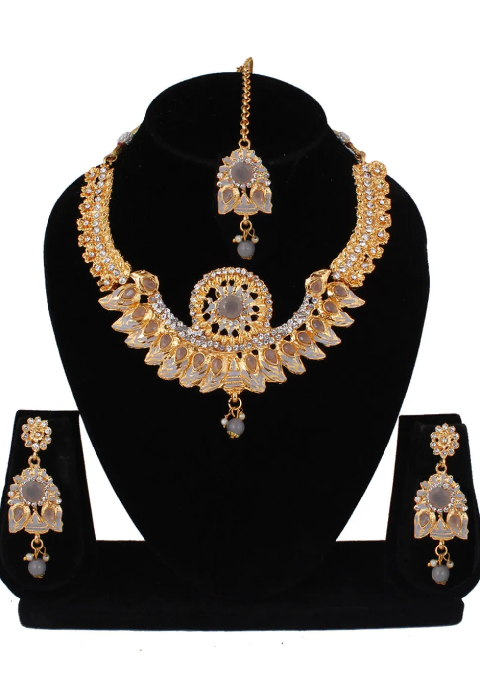 Stone Studded Necklace Set
