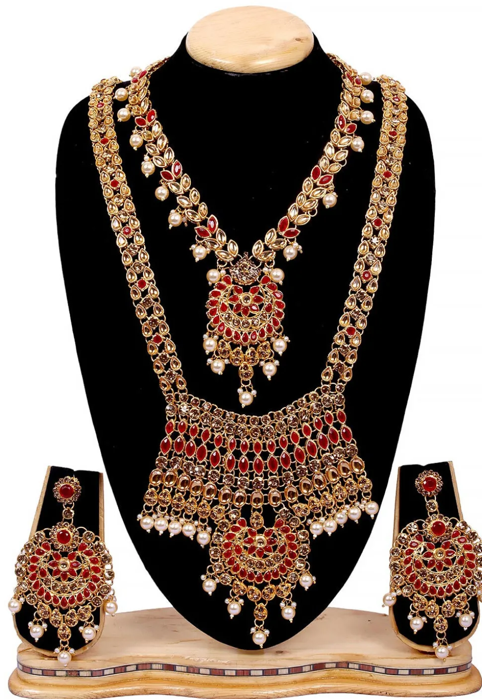 Stone Studded Necklace Set