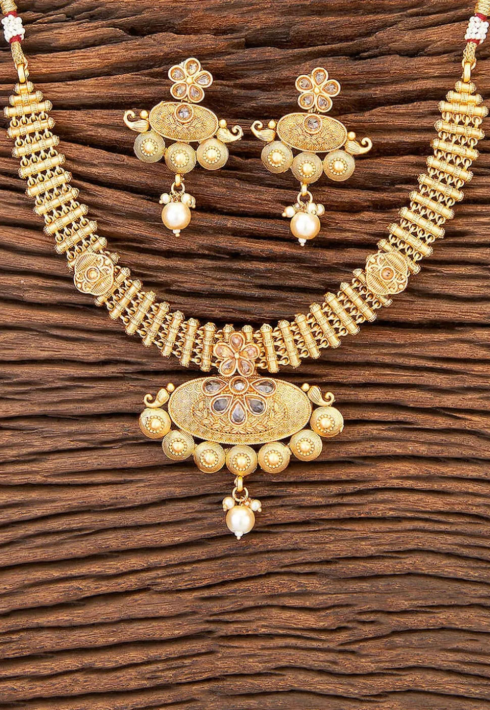 Stone Studded Necklace Set