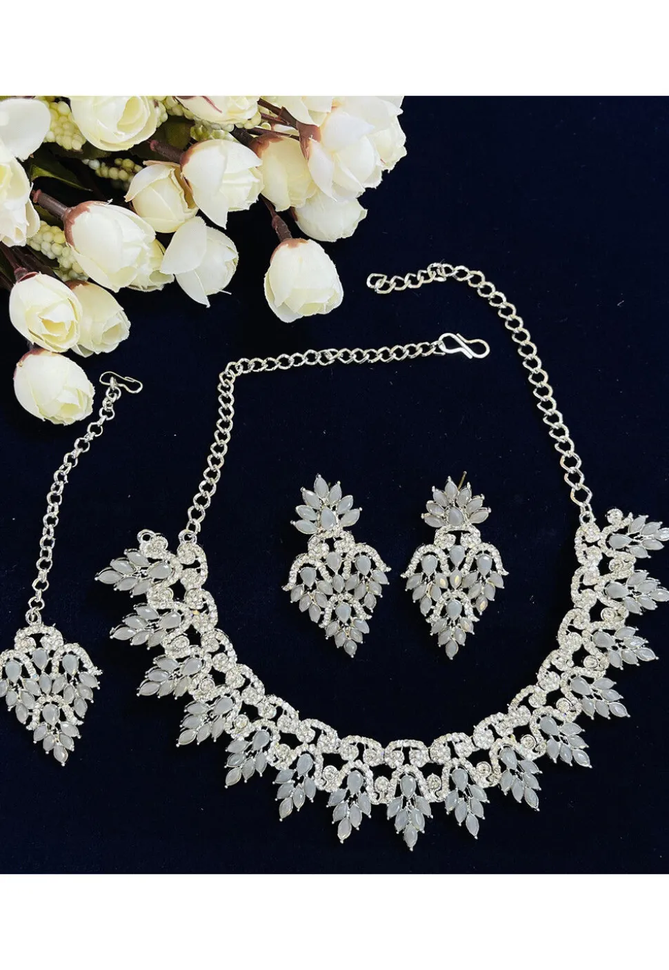Stone Studded Necklace Set