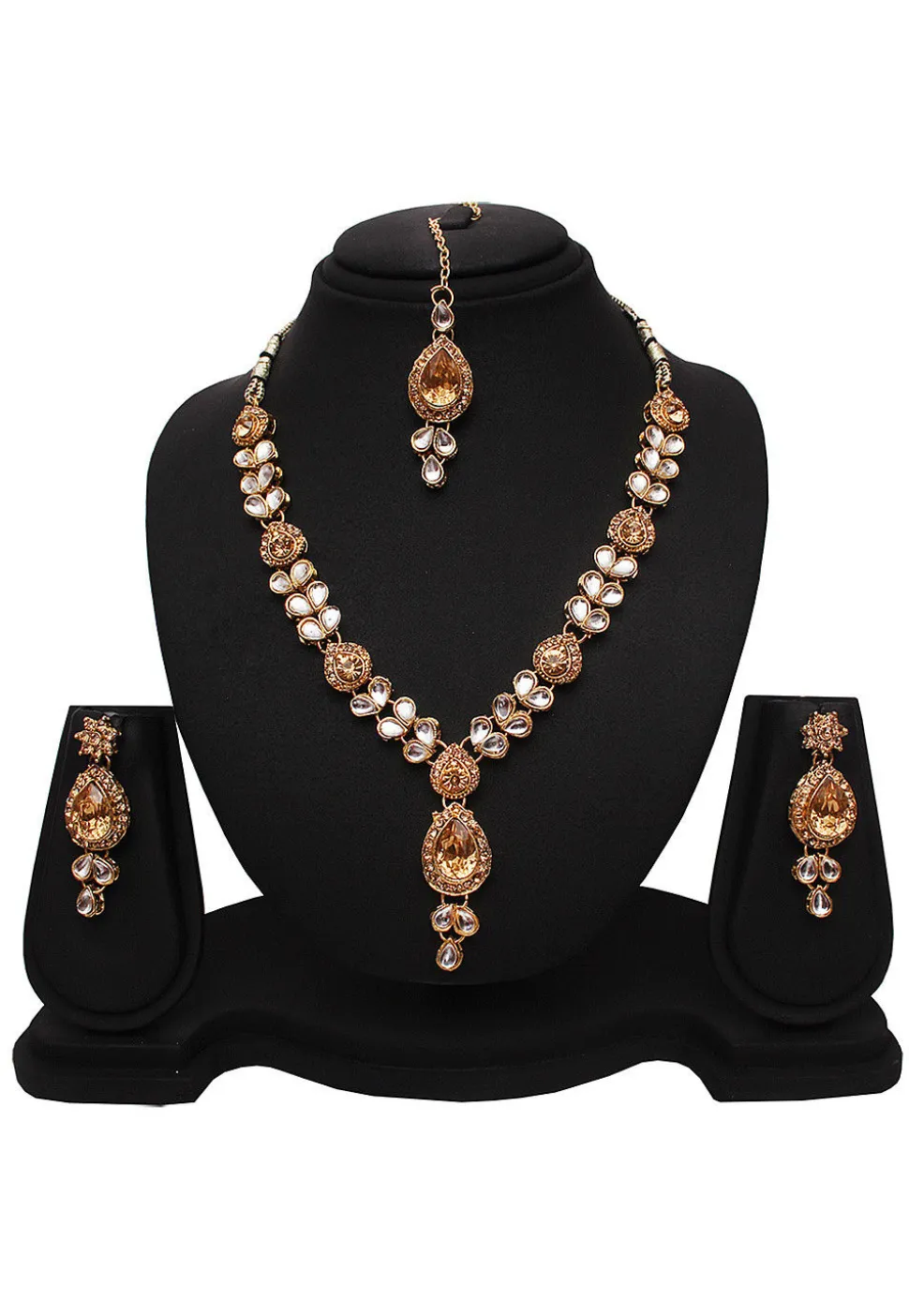 Stone Studded Necklace Set