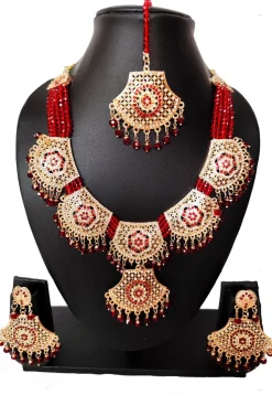 Stone Studded Necklace Set