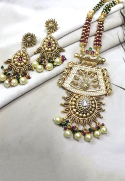Stone Studded Necklace Set
