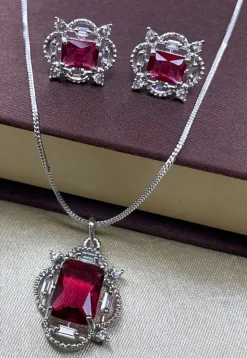 Stone Studded Pendant Set