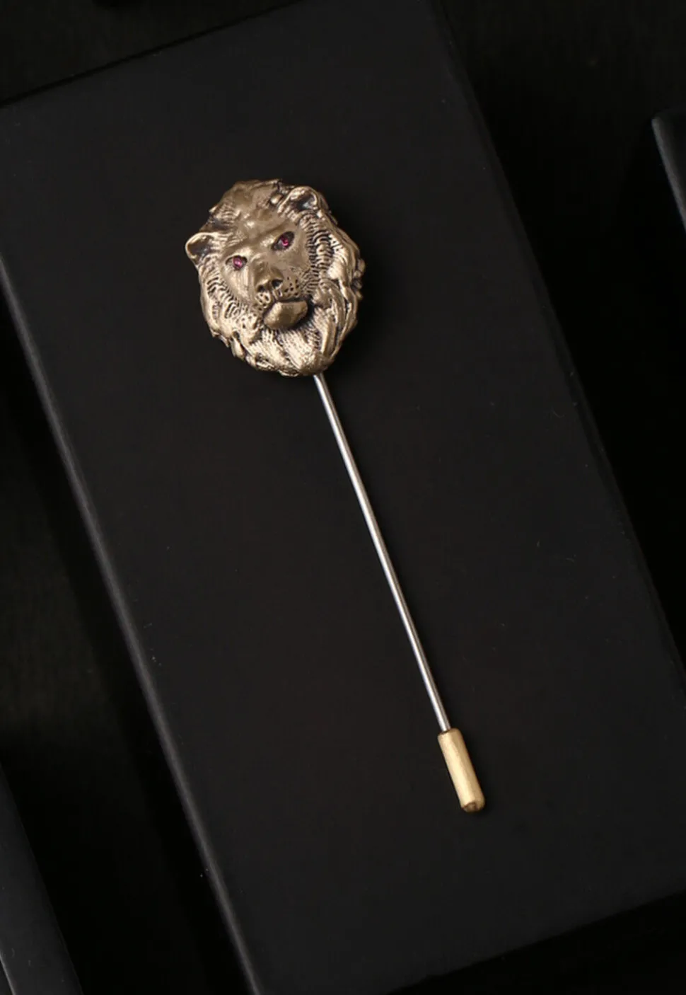 The Bravehearted Lion Metallic Gift Set