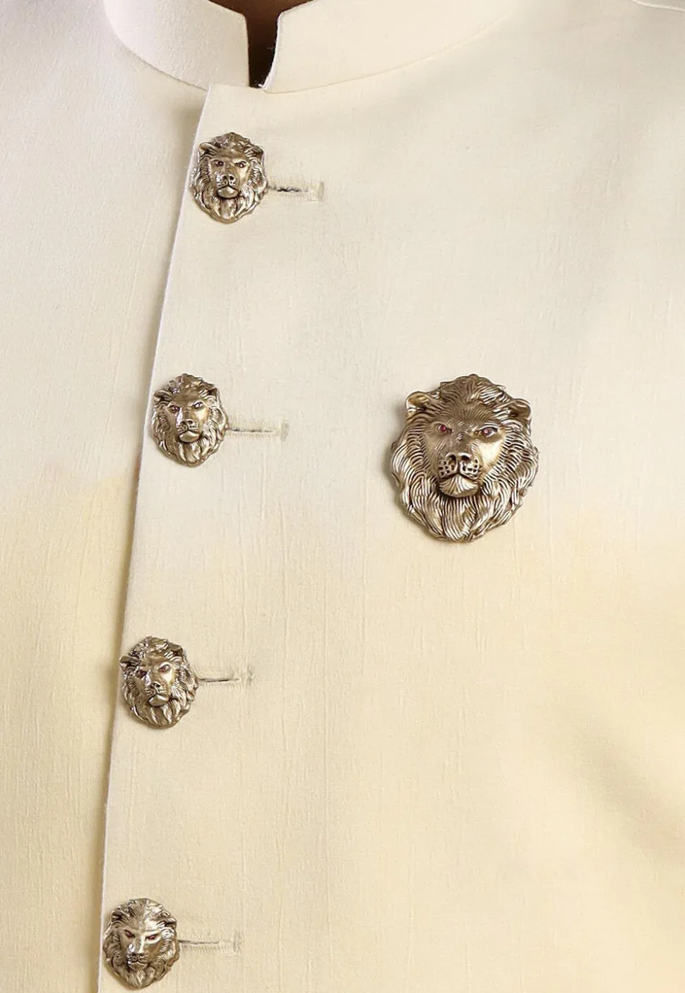 The Lion-King Metallic Brooch