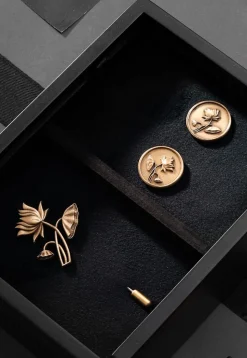 The Lotus Magic Metallic  Gift Set