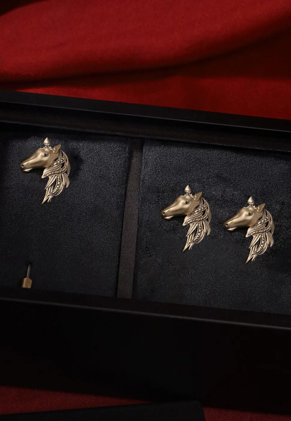 The Majestic Horse Metallic Gift Set