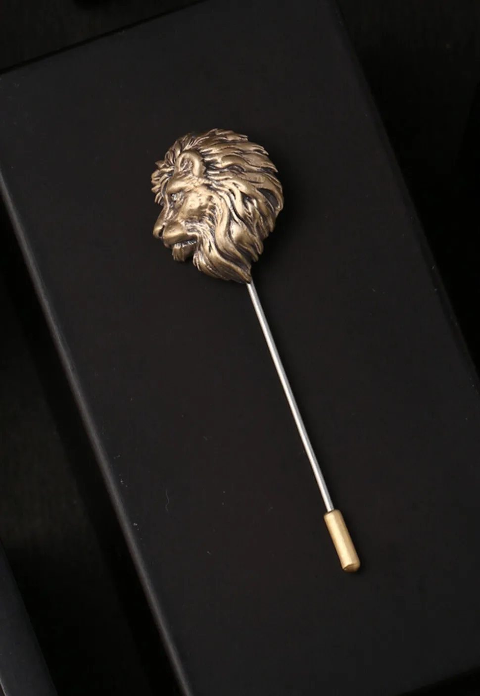 The Royal Side Lion Metallic Gift Set