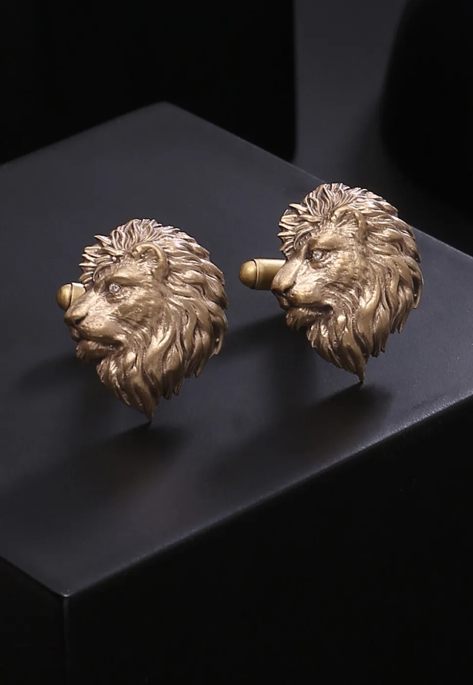 The Royal Side Lion Metallic Gift Set