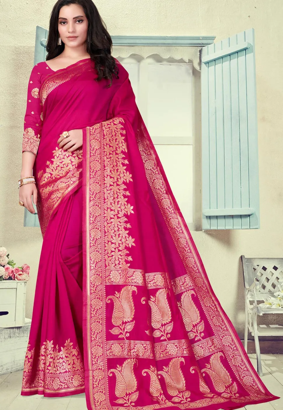 Woven Art Silk Saree in Fuchsia